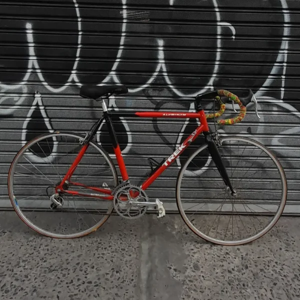 TREK Estilo Carrera Old School SKU0032 01 PORTADA